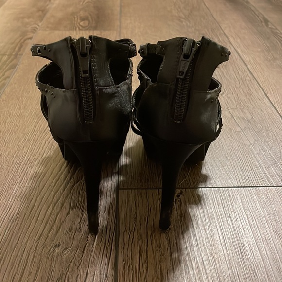 Black stiletto heels - Picture 3 of 5